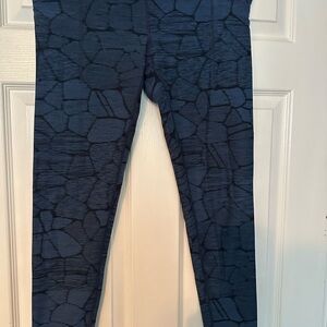 Zella women Navy Textured Leggings